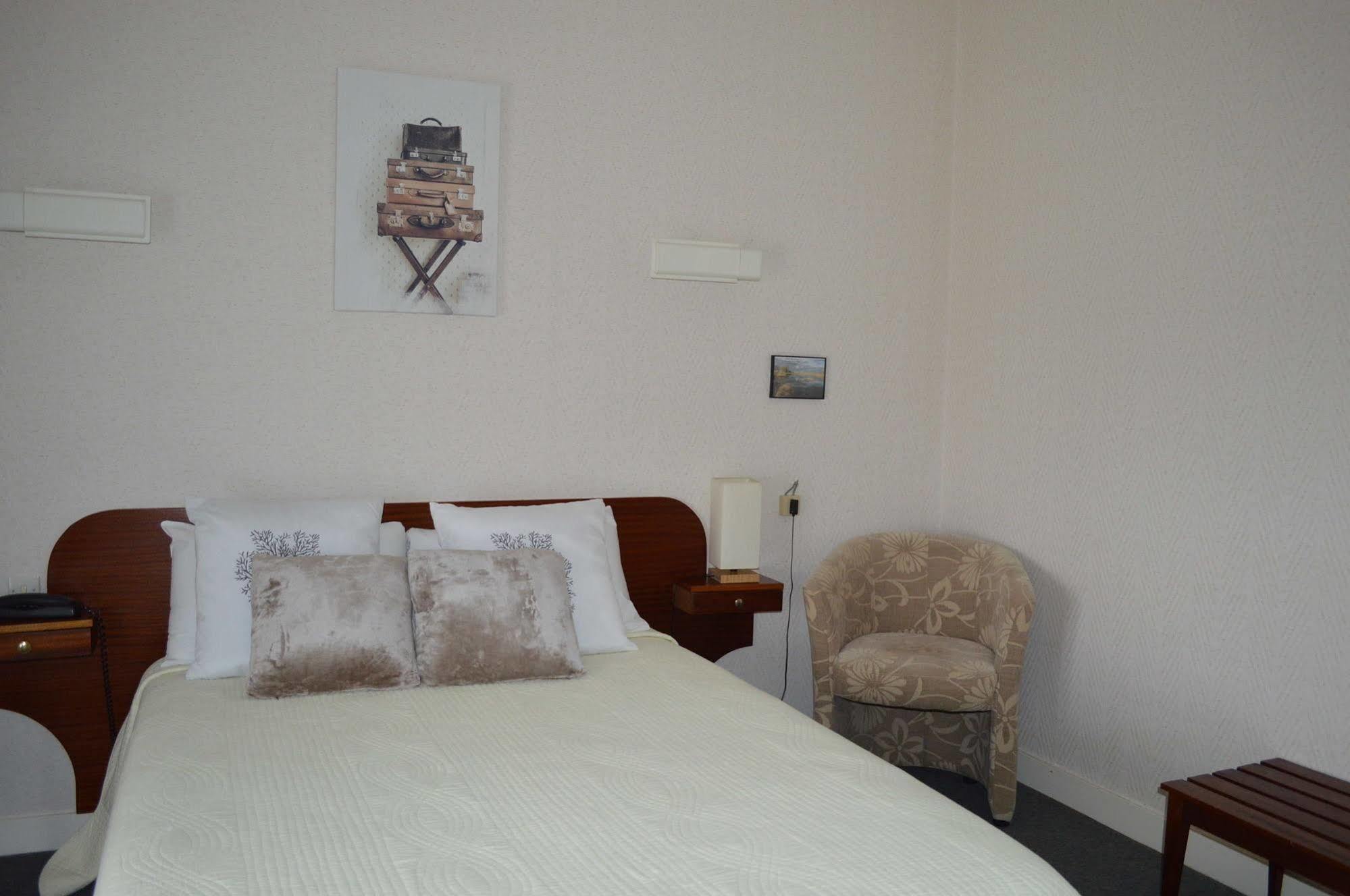 Hotel Christina Châteauroux Εξωτερικό φωτογραφία