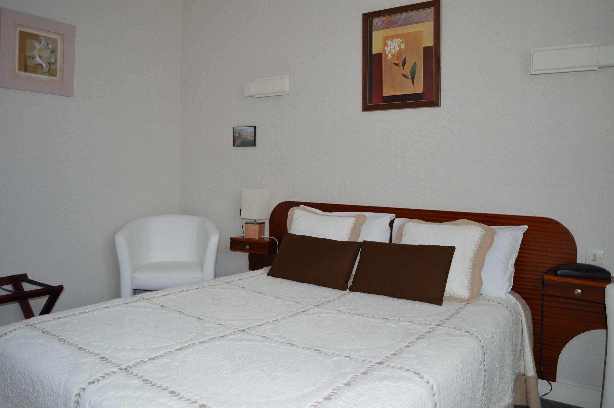 Hotel Christina Châteauroux Εξωτερικό φωτογραφία