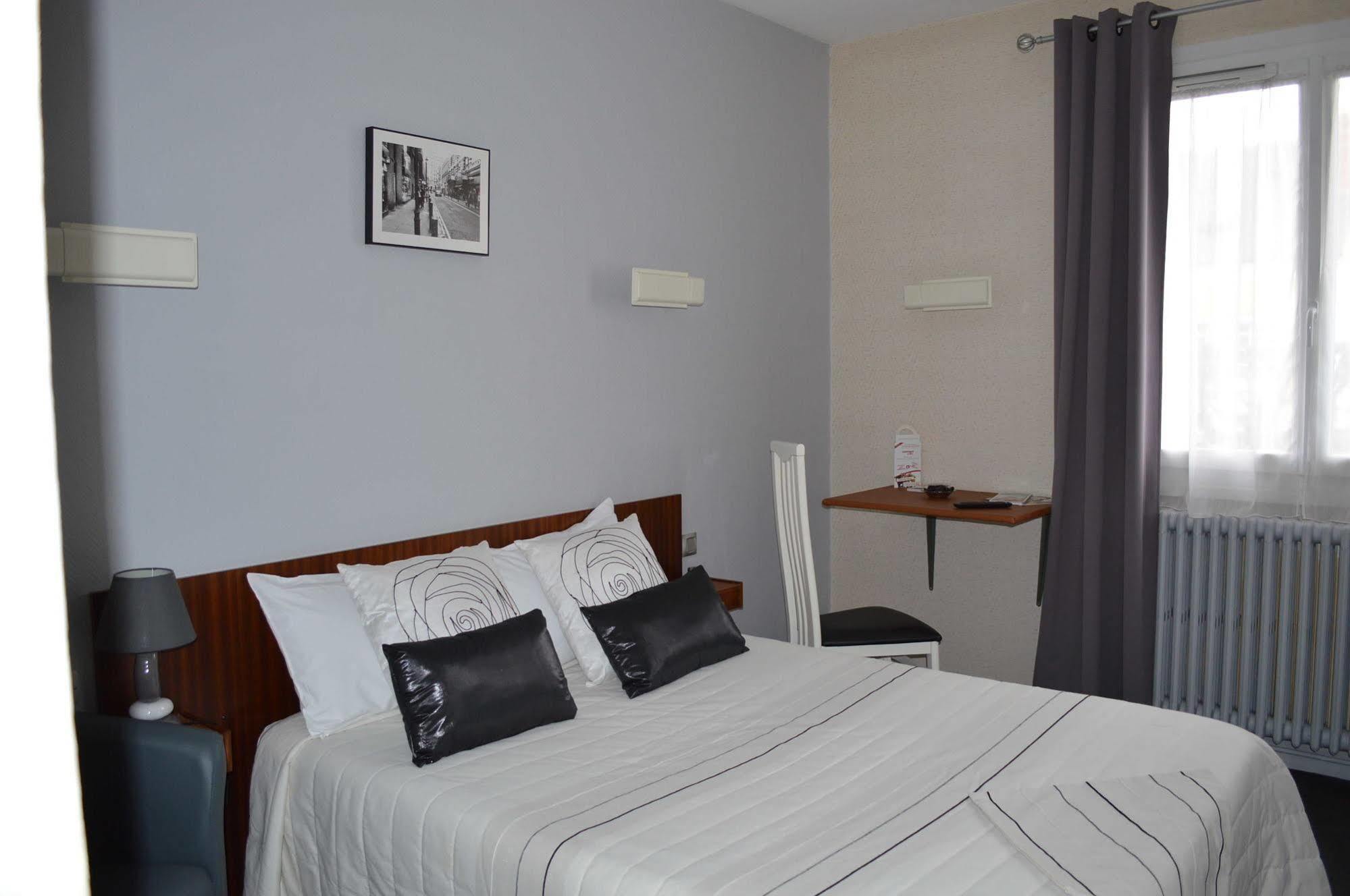 Hotel Christina Châteauroux Εξωτερικό φωτογραφία